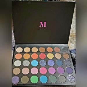 Morphe x Nikita Dragun palette